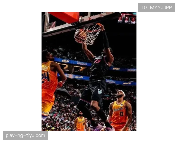 希罗挡拆创造高效得分空间拉开球队进攻节奏