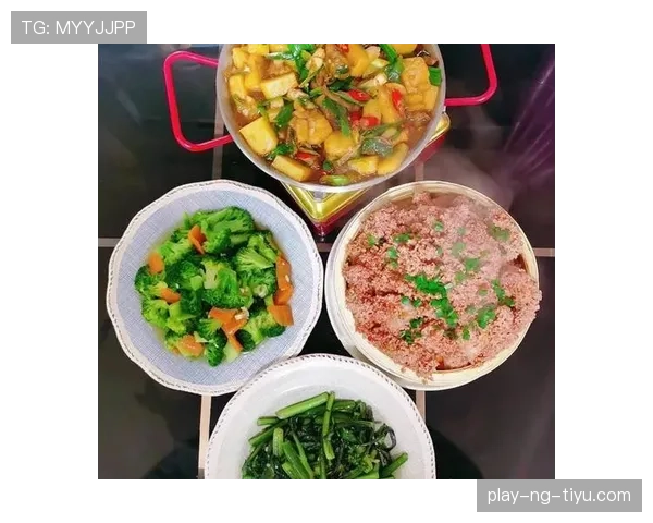 袁悦昨晚没出门，朋友圈里都是她晒的家常菜，谁想到她其实月入好几万？