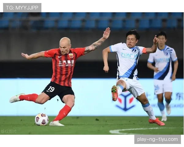 奥斯卡·罗伯特森无球跑动减少，组织核心角色弱化影响进攻效率